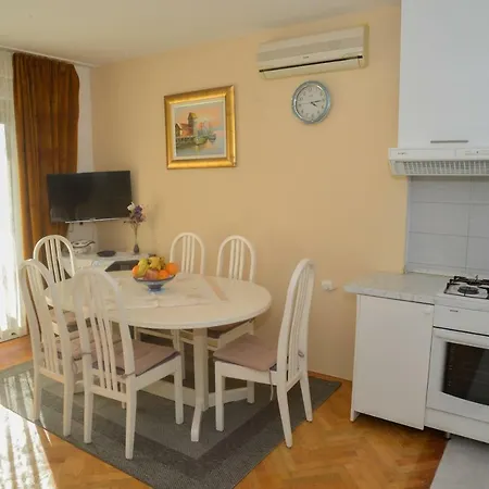 Apartment Zrilic *
